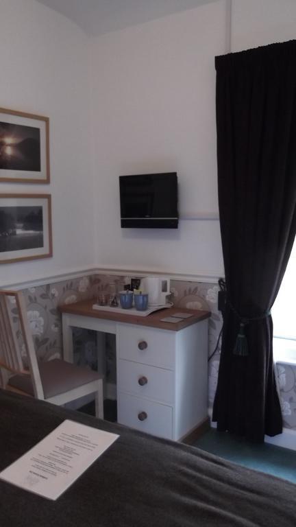 Lyndhurst Guest House Улверстон Экстерьер фото